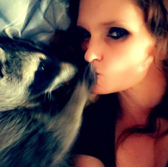 Meet your Posher, April - Picture 1 of 1